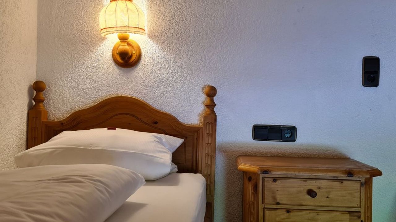 Einzelbett im Kinderzimmer Einzelbett im Kinderzimmer